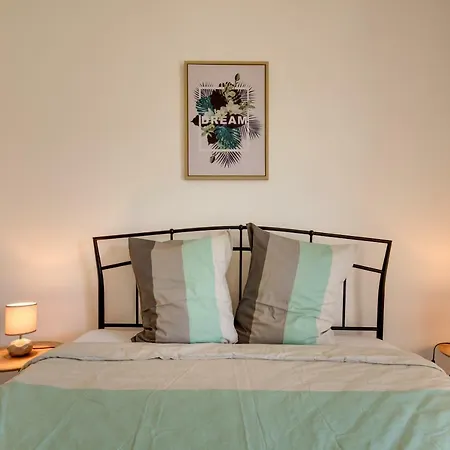 Cozy Stana In Grebastica Apartment