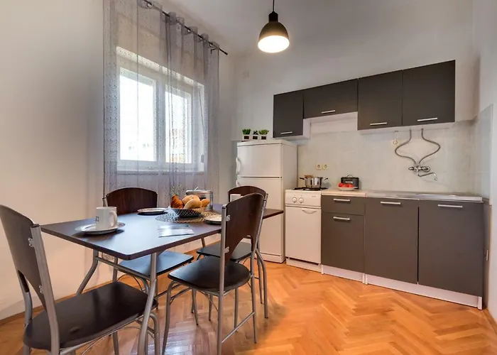 Cozy Stana In Grebastica *