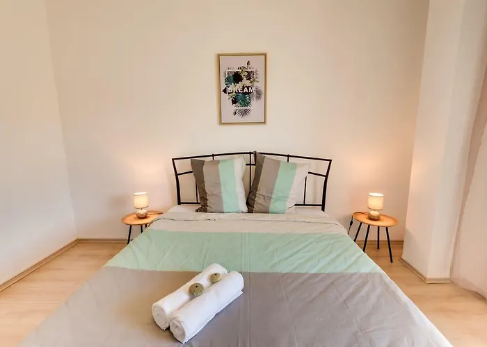 Cozy Stana In Grebastica *