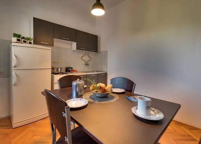 Cozy Stana In Grebastica Appartement Šibenik